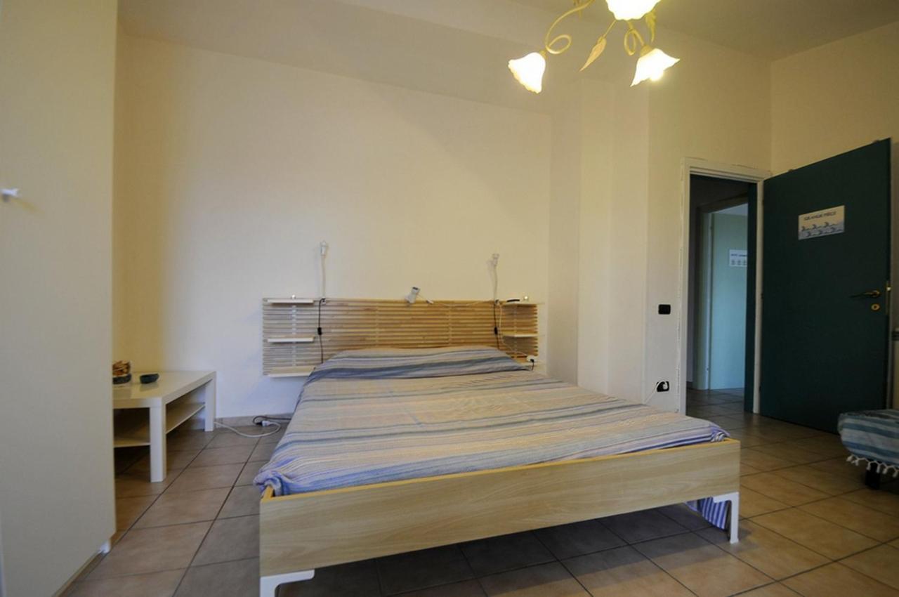 A La Vue: Shared Bath with AC near Fiera di Roma Hotel Fiumicino Exterior photo