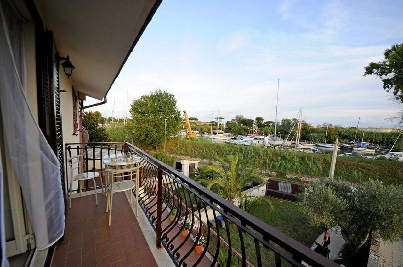 A La Vue: Shared Bath with AC near Fiera di Roma Hotel Fiumicino Exterior photo