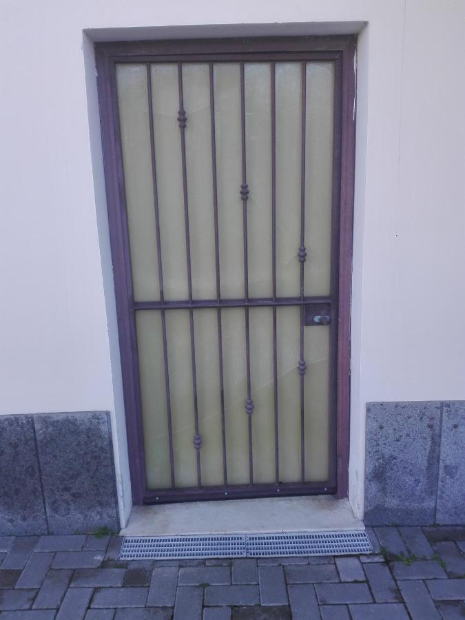 A La Vue: Shared Bath with AC near Fiera di Roma Hotel Fiumicino Exterior photo