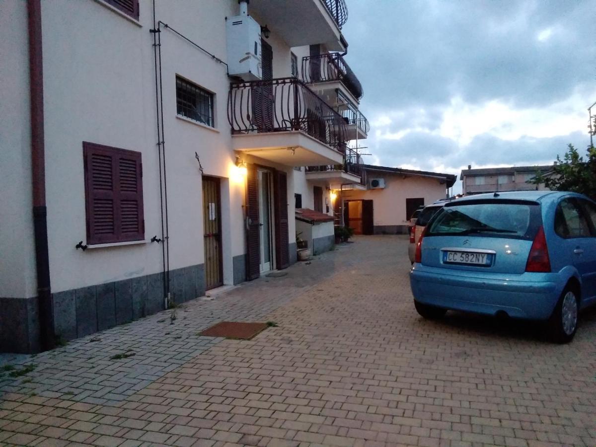 A La Vue: Shared Bath with AC near Fiera di Roma Hotel Fiumicino Exterior photo